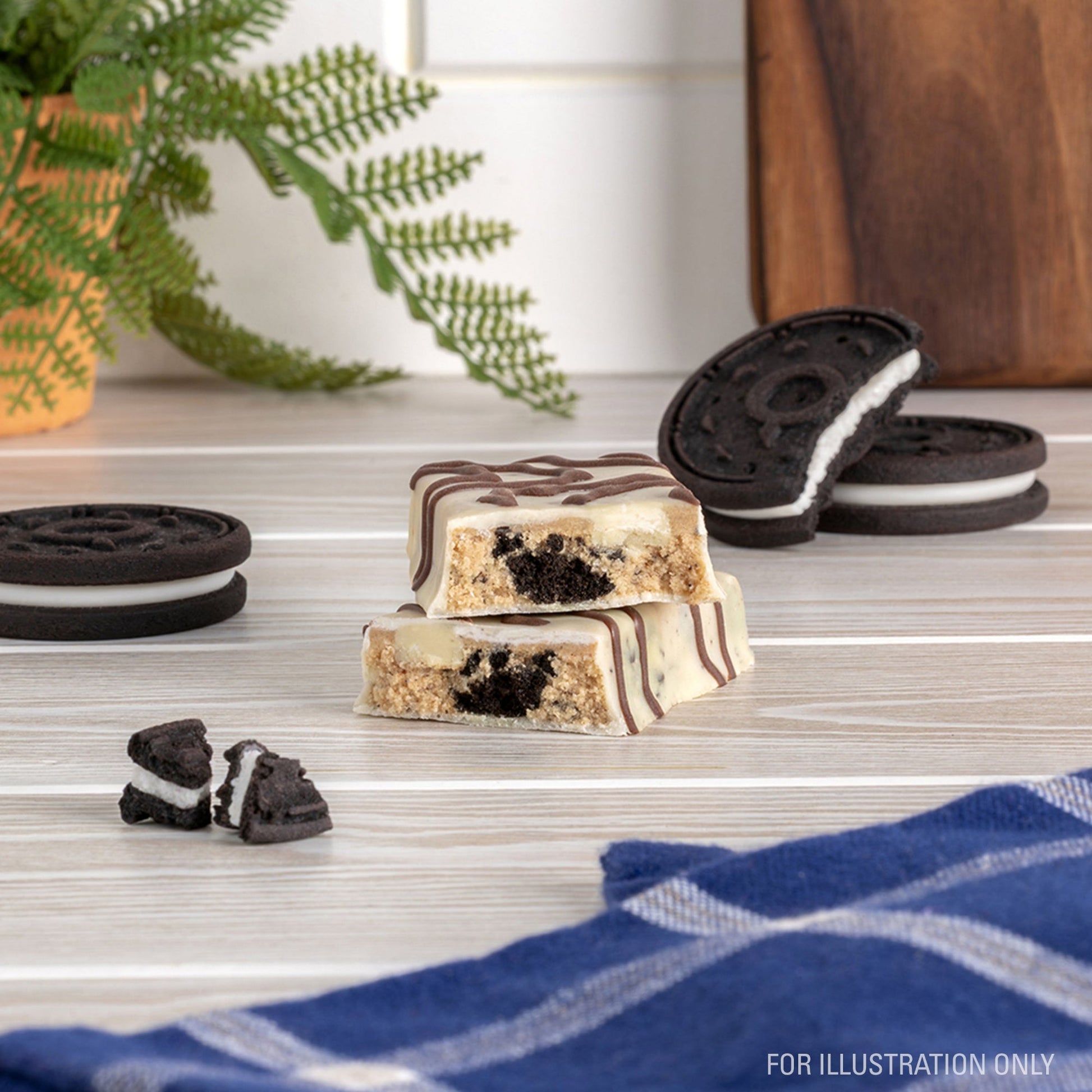 dipped-cookies-and-cream-protein-bars-s7 15807_QN_USA_ProteinBar_CAC_InterimAssetUpdate_Digital-Dipped-ProductCarouselSet_Tabletop1.jpg